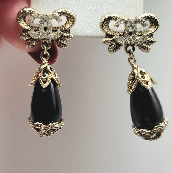 SOLD-Chanel Swarovski Crystal and Onyx Glass Bow Dangle Logo Earrings Light Gold - Picture 5 of 13